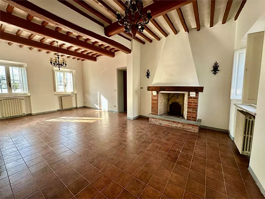 Immagine 1 di Porzione di casa in vendita  in via di chiasso roggi a Capannori