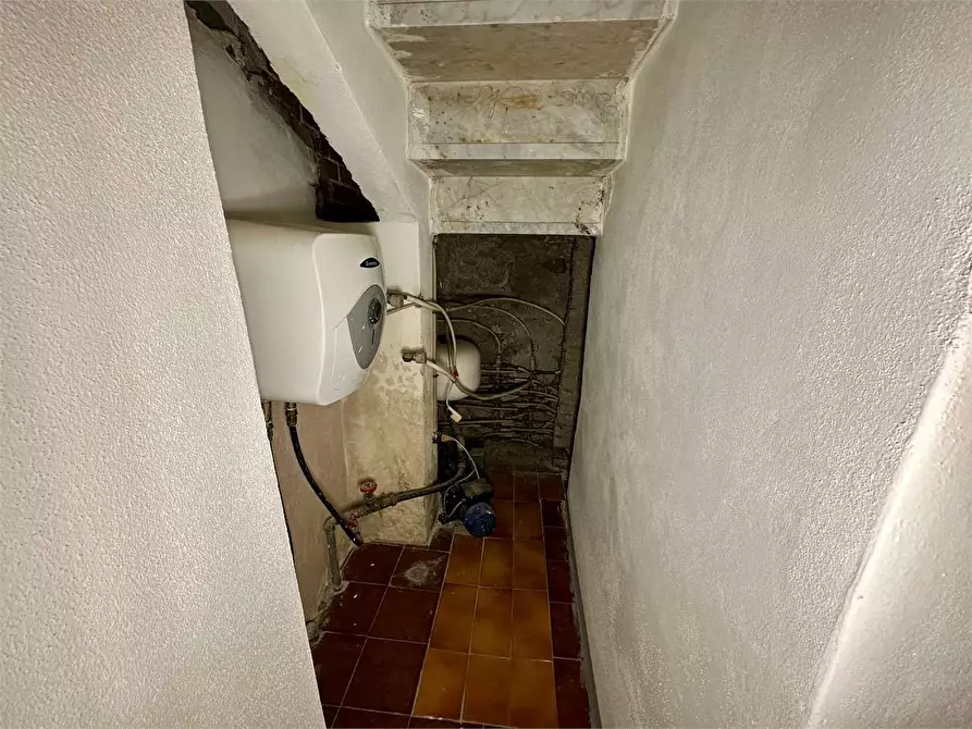 Immagine 13 di Porzione di casa in vendita  in via di chiasso roggi a Capannori