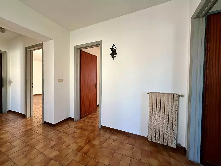 Immagine 14 di Porzione di casa in vendita  in via di chiasso roggi a Capannori