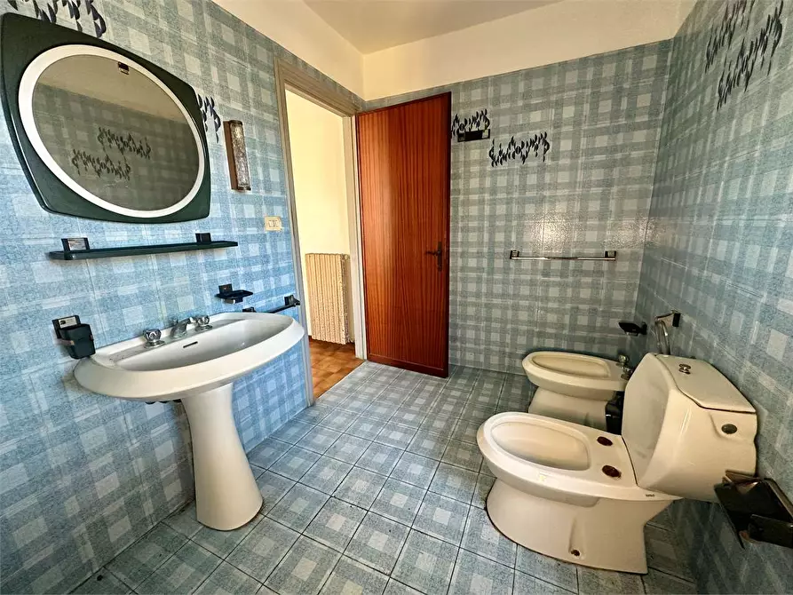 Immagine 30 di Porzione di casa in vendita  in via di chiasso roggi a Capannori