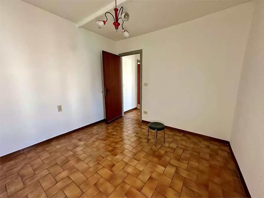 Immagine 21 di Porzione di casa in vendita  in via di chiasso roggi a Capannori