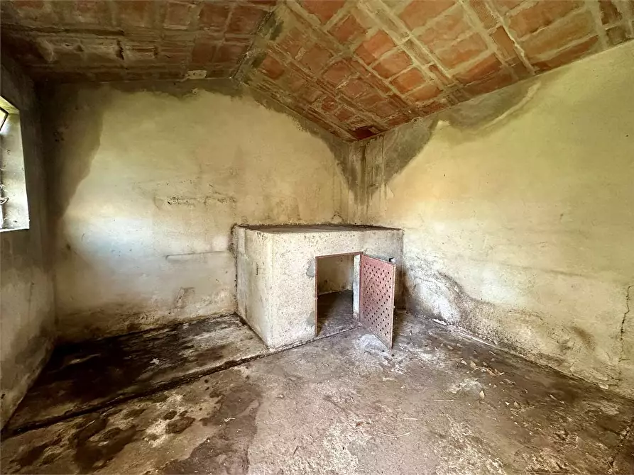 Immagine 36 di Porzione di casa in vendita  in via di chiasso roggi a Capannori