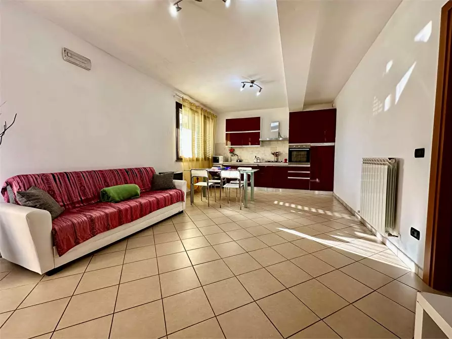 Immagine 2 di Appartamento in vendita  in via chimenti a Altopascio