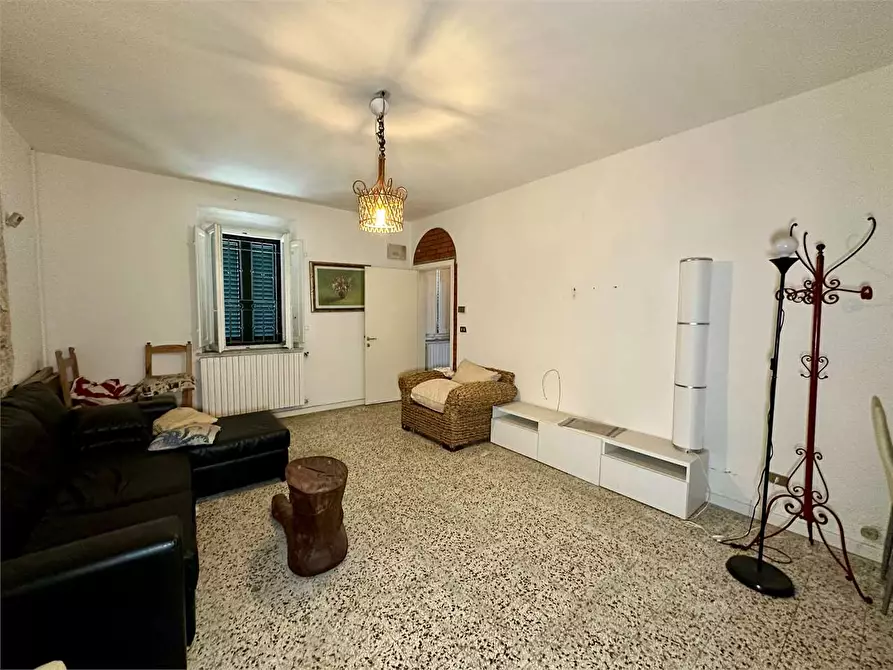 Immagine 3 di Casa indipendente in vendita  in via della pace a Montecarlo