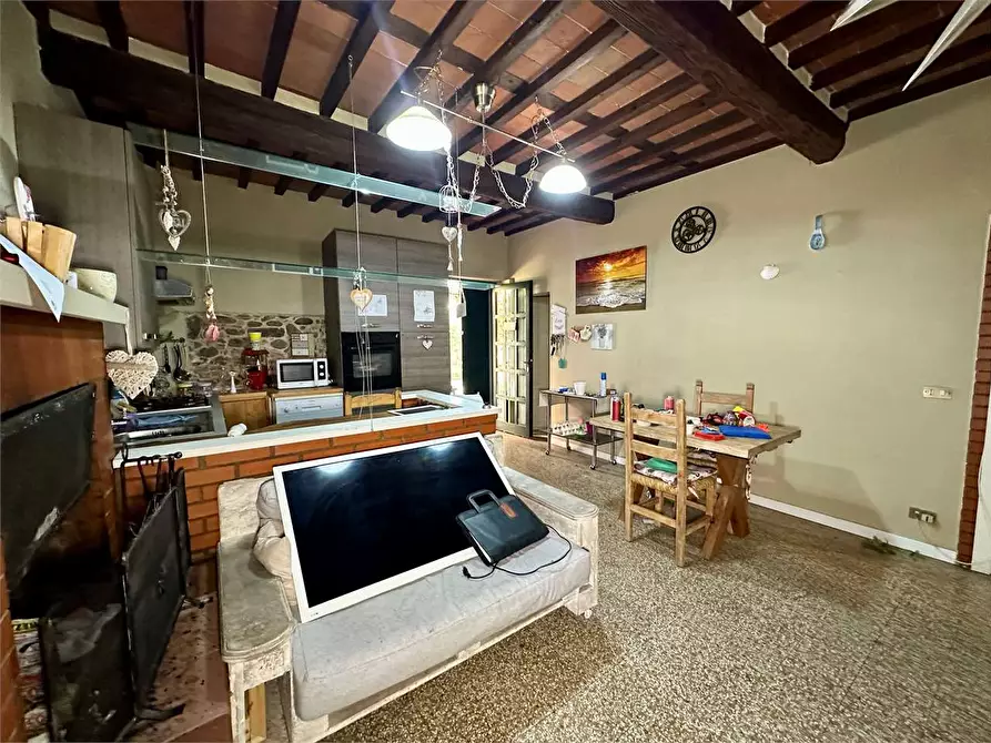 Immagine 9 di Casa indipendente in vendita  in via della pace a Montecarlo