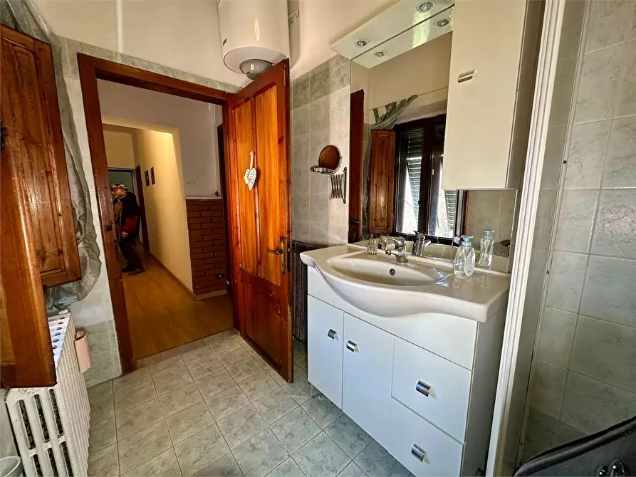 Immagine 24 di Casa indipendente in vendita  in via della pace a Montecarlo