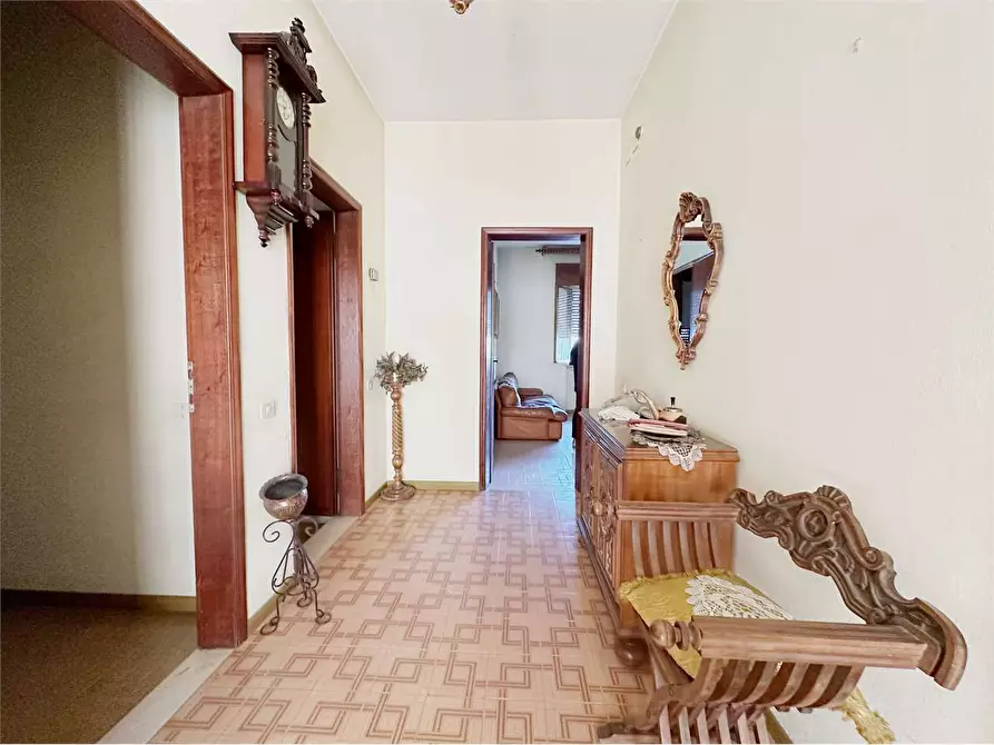 Immagine 3 di Villa in vendita  in Lammari  a Capannori