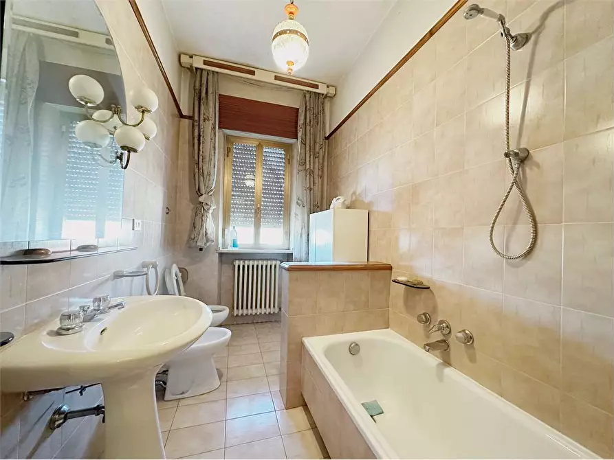 Immagine 12 di Villa in vendita  in Lammari  a Capannori