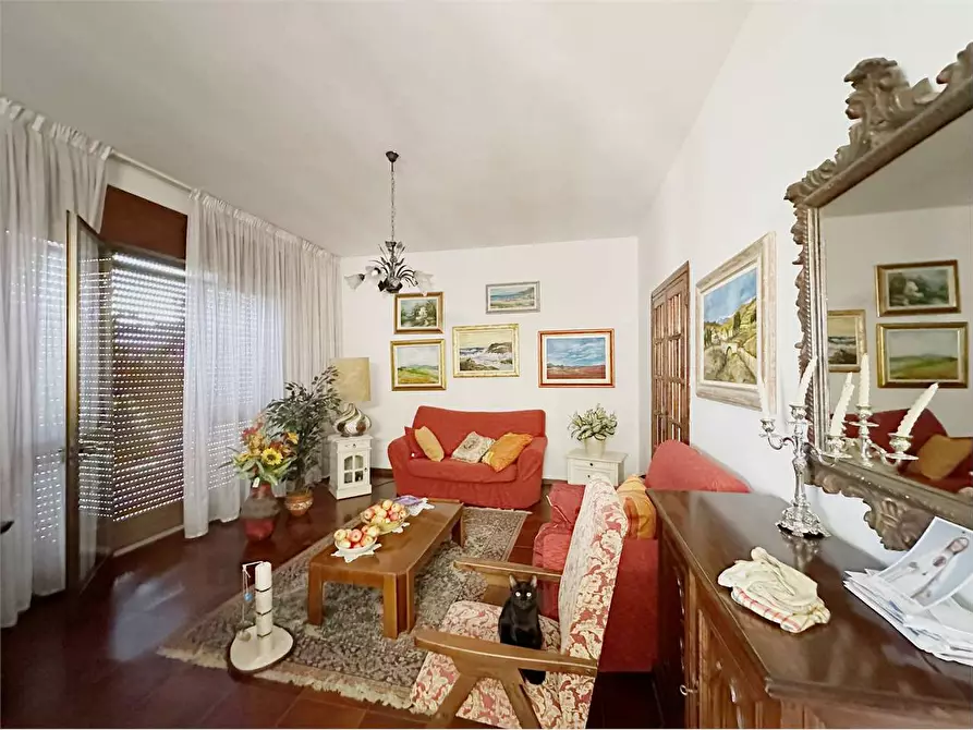 Immagine 16 di Villa in vendita  in Lammari  a Capannori