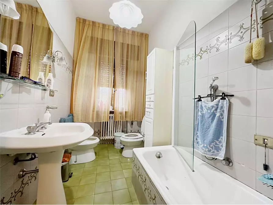 Immagine 26 di Villa in vendita  in Lammari  a Capannori