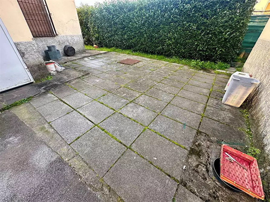 Immagine 29 di Villa in vendita  in Lammari  a Capannori