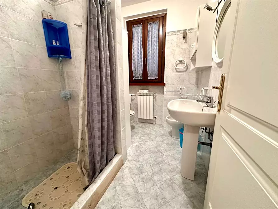 Immagine 26 di Villetta a schiera in vendita  in via delle ville 493 a Capannori