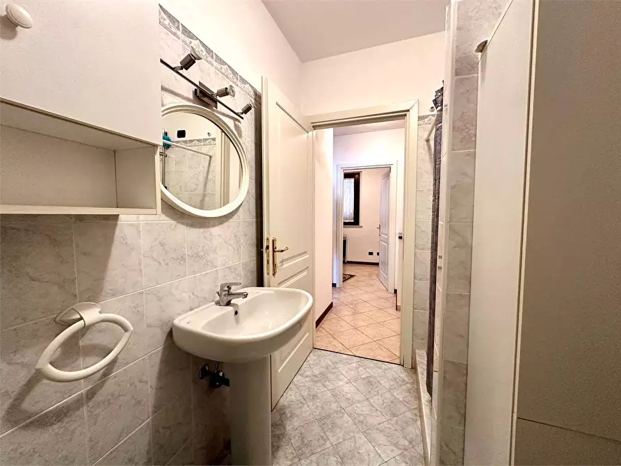 Immagine 25 di Villetta a schiera in vendita  in via delle ville 493 a Capannori