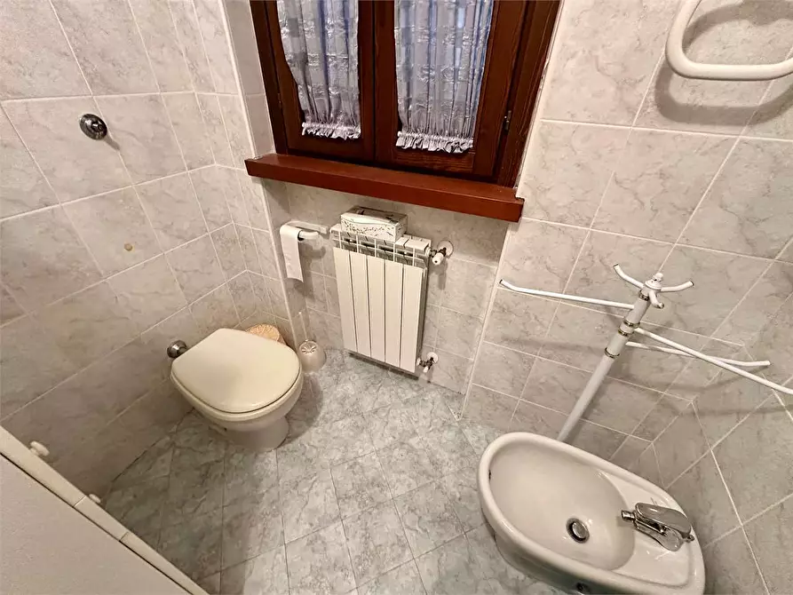 Immagine 27 di Villetta a schiera in vendita  in via delle ville 493 a Capannori