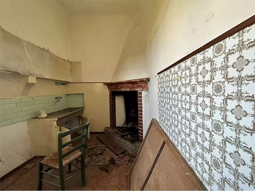 Immagine 2 di Stabile in vendita  in via delle ville  493 a Capannori