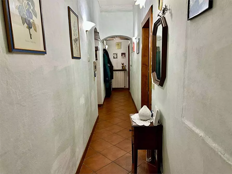 Immagine 16 di Appartamento in vendita  in via nazionale a Lucca