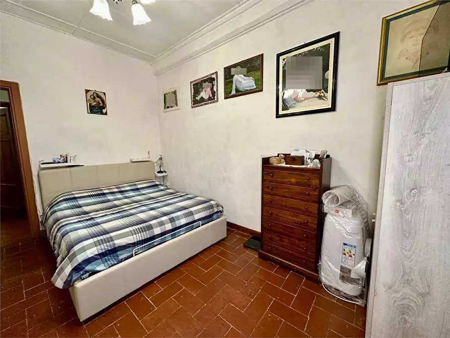 Immagine 11 di Appartamento in vendita  in via nazionale a Lucca