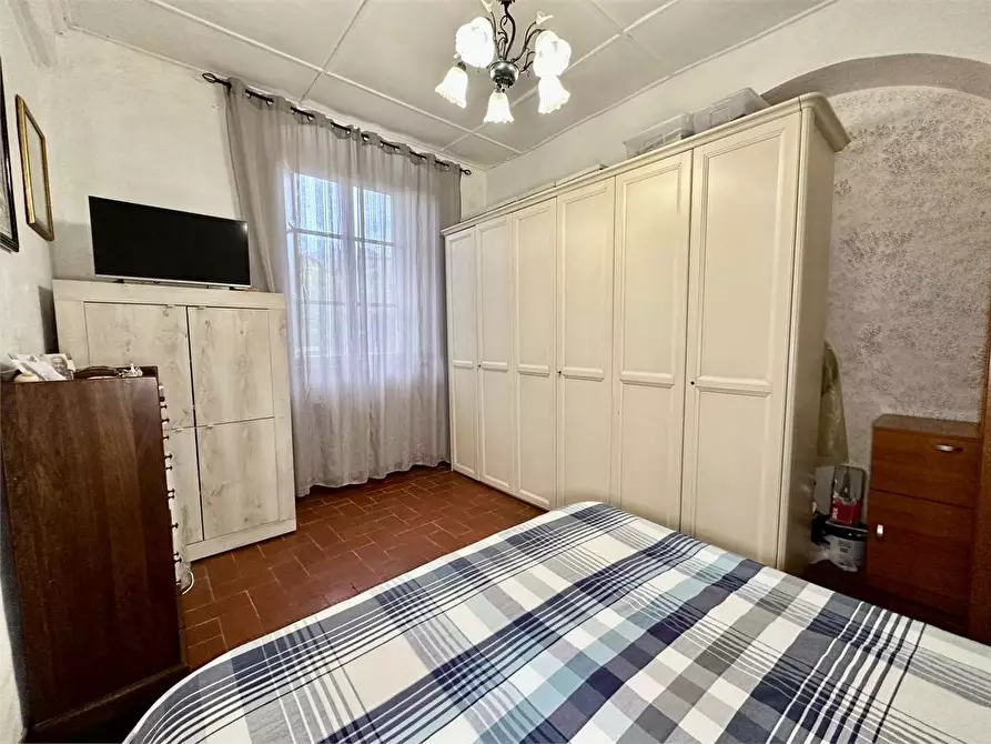 Immagine 12 di Appartamento in vendita  in via nazionale a Lucca