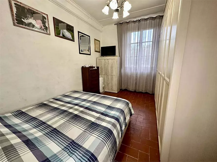 Immagine 13 di Appartamento in vendita  in via nazionale a Lucca