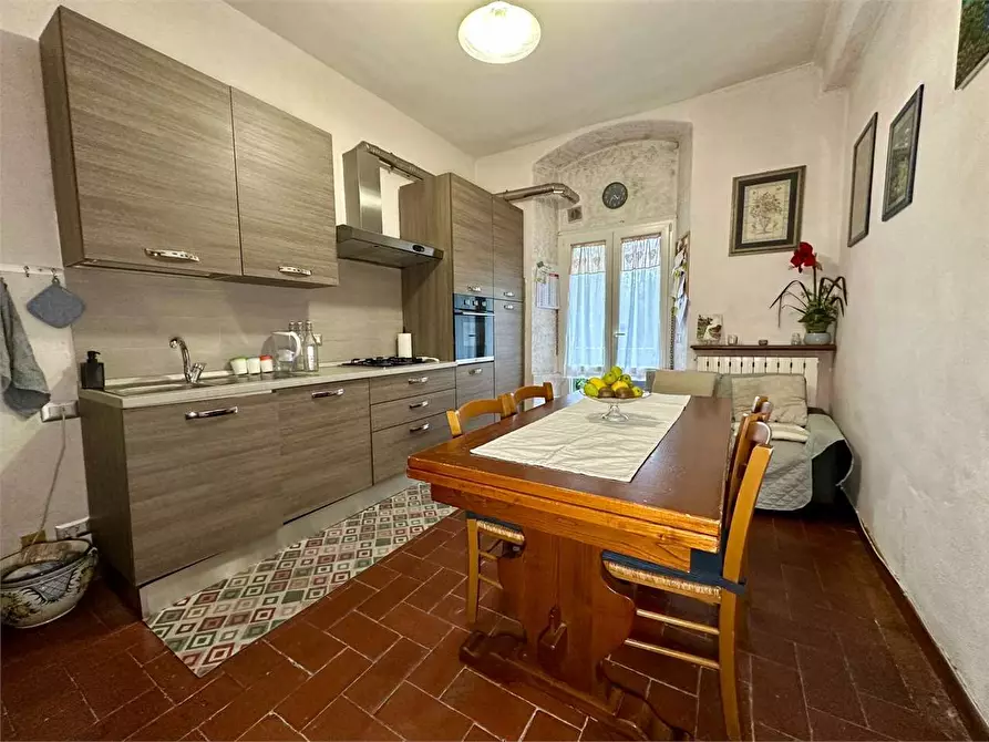 Immagine 1 di Appartamento in vendita  in via nazionale a Lucca