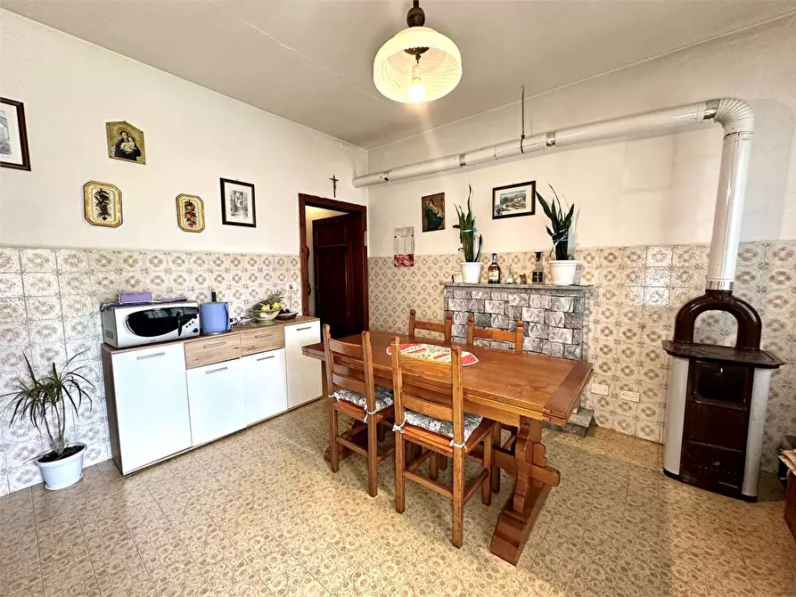 Immagine 6 di Porzione di casa in vendita  in via delle ville 493 a Capannori