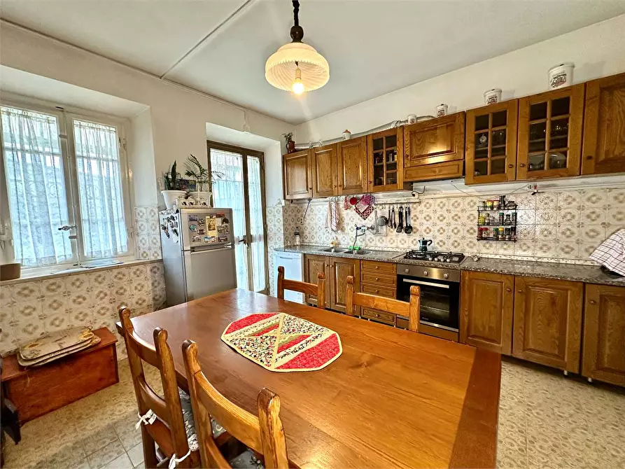 Immagine 5 di Porzione di casa in vendita  in via delle ville 493 a Capannori