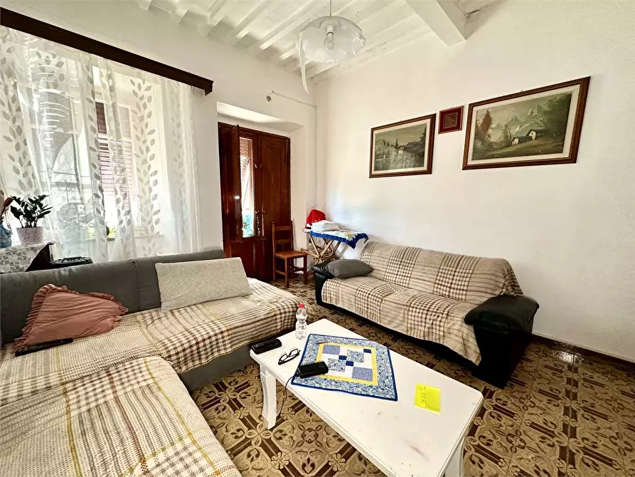 Immagine 4 di Porzione di casa in vendita  in via delle ville 493 a Capannori