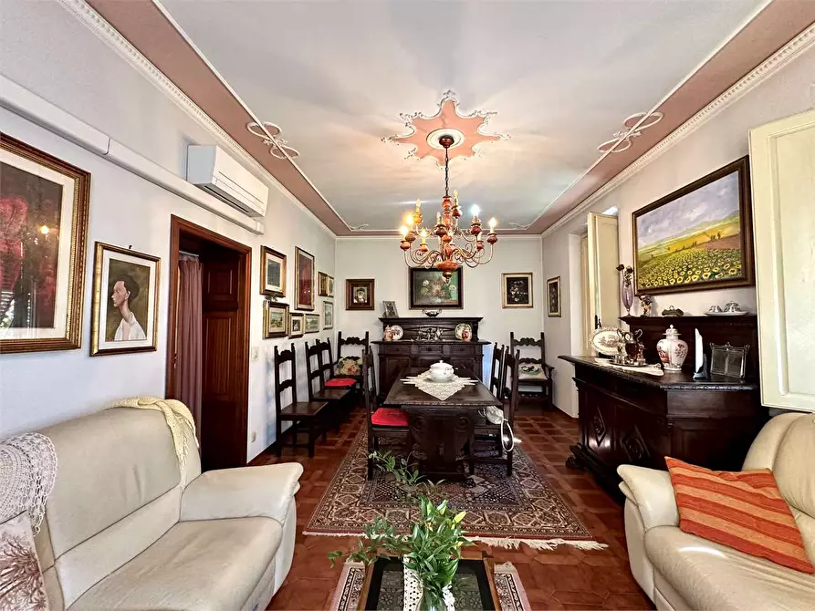 Immagine 2 di Appartamento in vendita  in via nazionale a Lucca