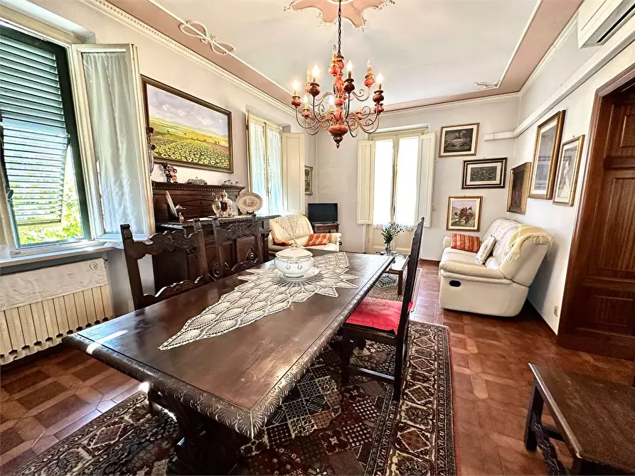 Immagine 5 di Appartamento in vendita  in via nazionale a Lucca