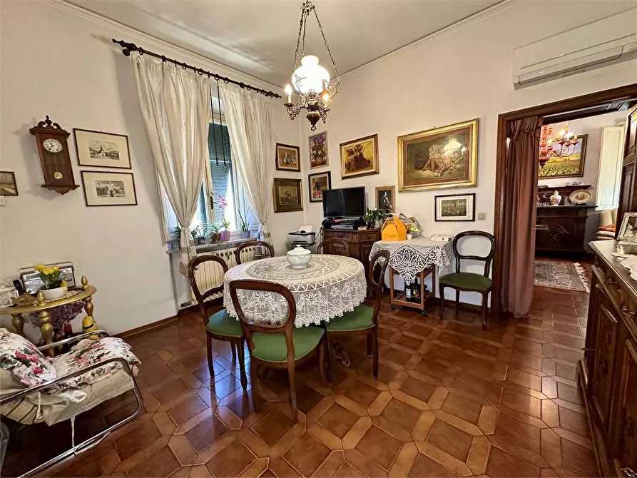 Immagine 8 di Appartamento in vendita  in via nazionale a Lucca