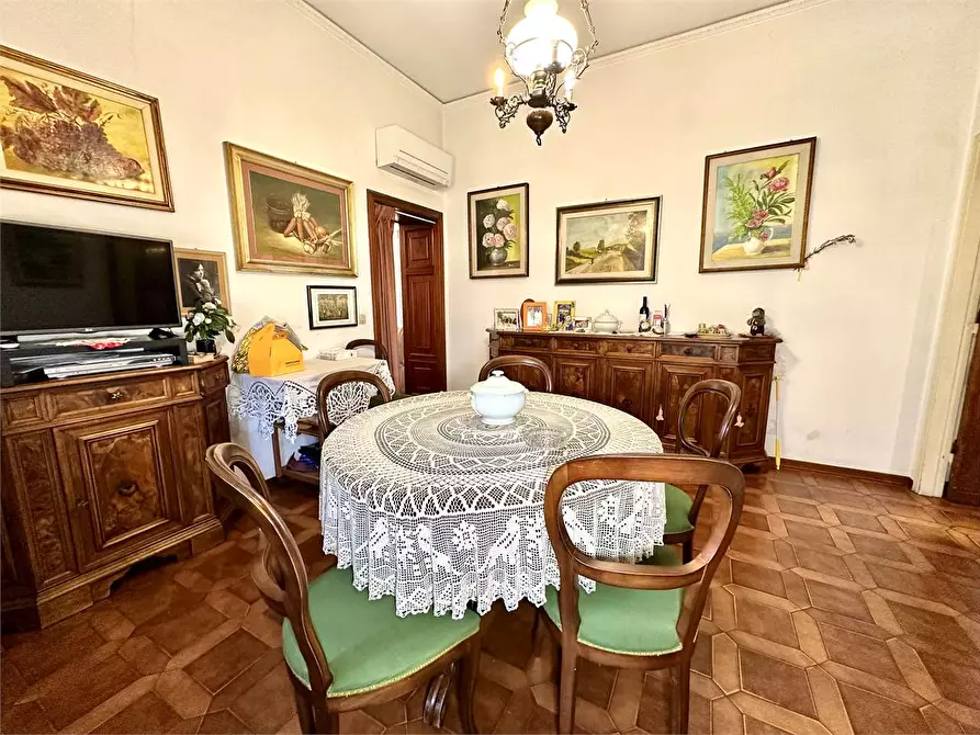 Immagine 9 di Appartamento in vendita  in via nazionale a Lucca