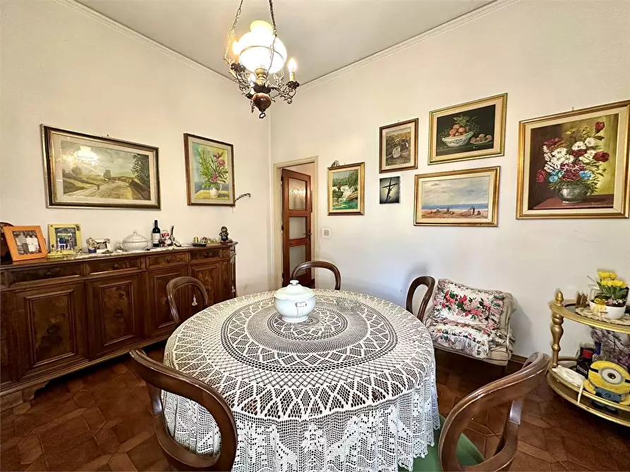 Immagine 10 di Appartamento in vendita  in via nazionale a Lucca