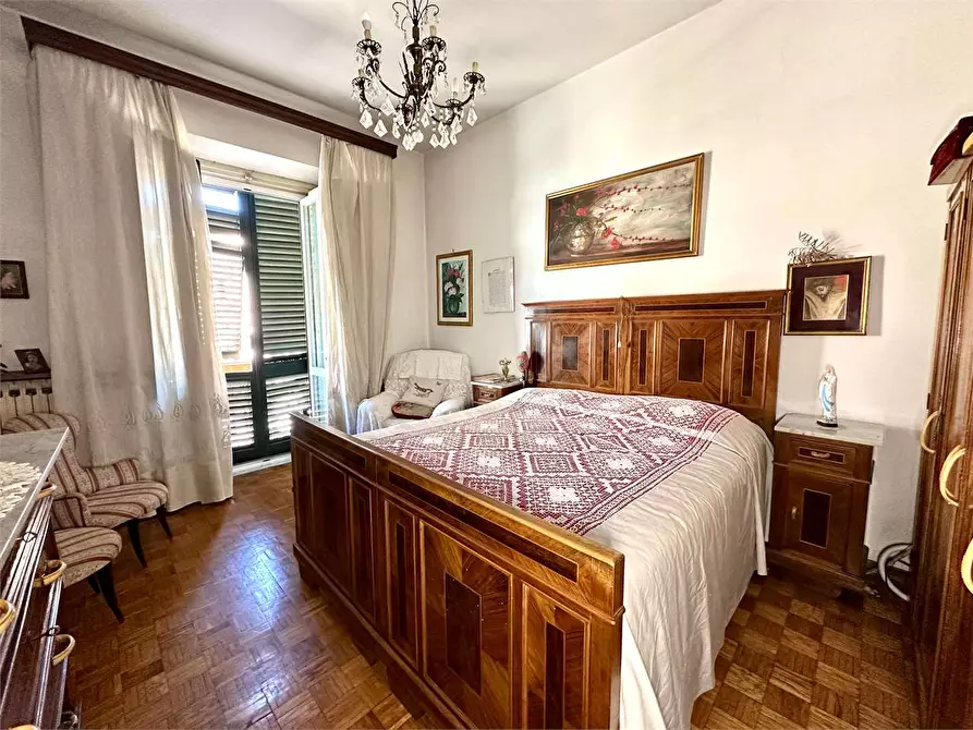 Immagine 19 di Appartamento in vendita  in via nazionale a Lucca