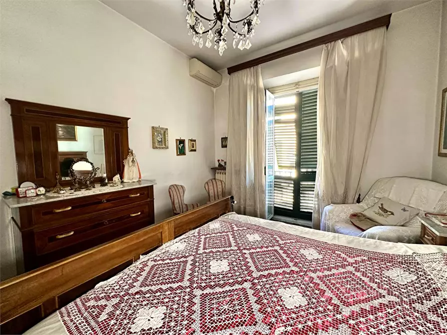 Immagine 21 di Appartamento in vendita  in via nazionale a Lucca