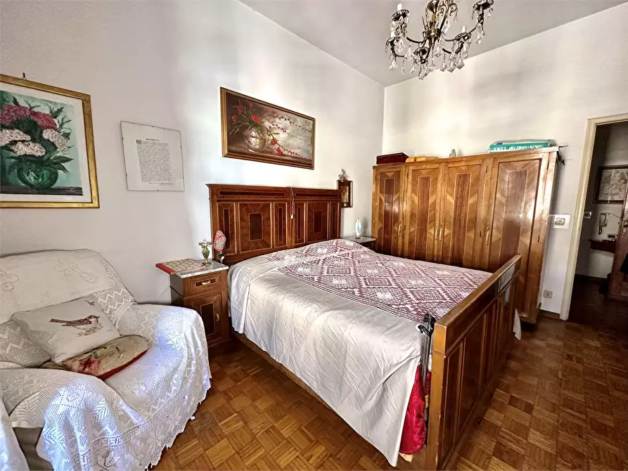 Immagine 20 di Appartamento in vendita  in via nazionale a Lucca