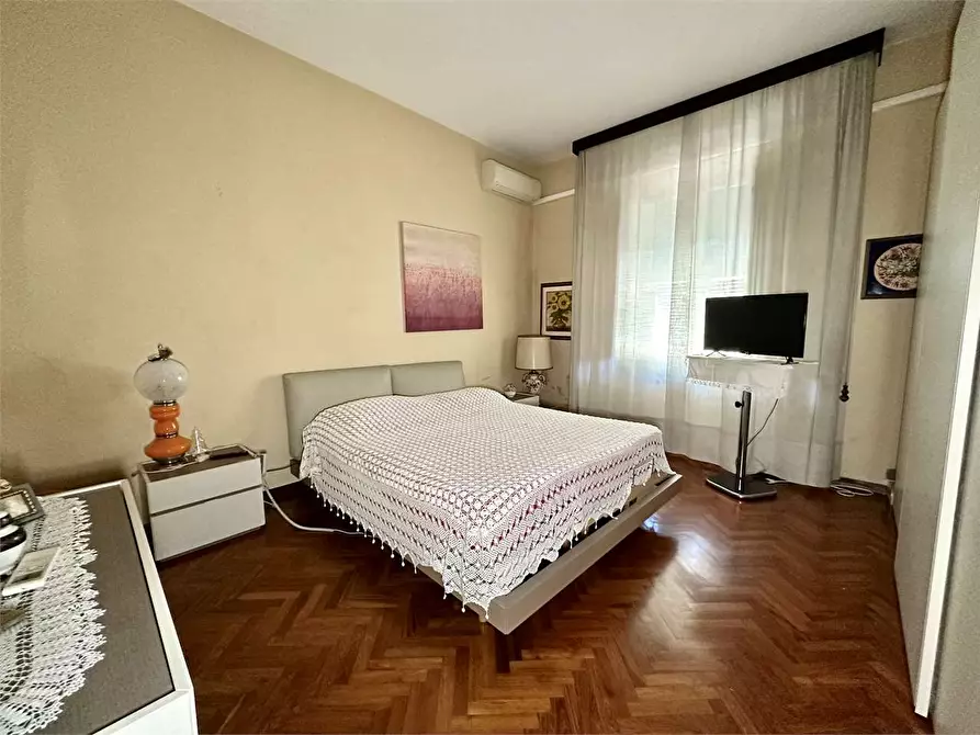 Immagine 15 di Appartamento in vendita  in via nazionale a Lucca