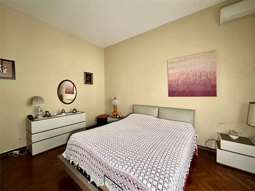 Immagine 16 di Appartamento in vendita  in via nazionale a Lucca