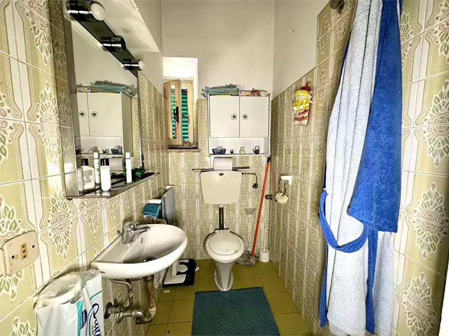 Immagine 28 di Appartamento in vendita  in via nazionale a Lucca