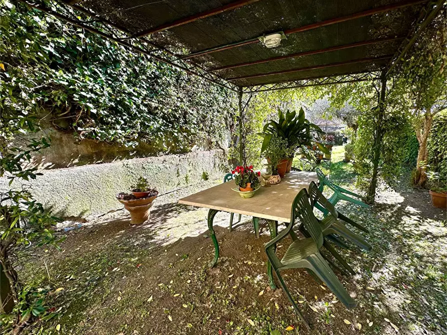 Immagine 34 di Appartamento in vendita  in via nazionale a Lucca