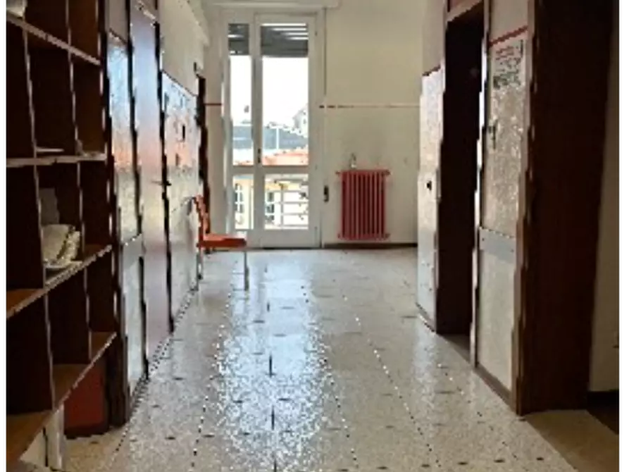 Immagine 2 di Villa in vendita  a Pisa