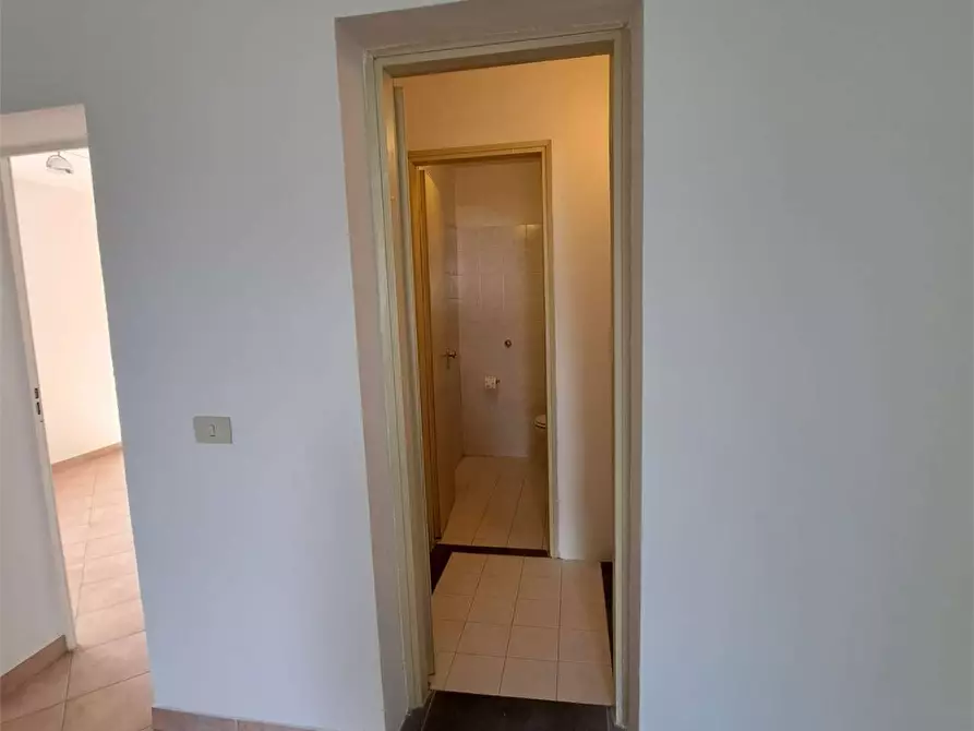 Immagine 5 di Magazzino in affitto  in via nottolini a Lucca