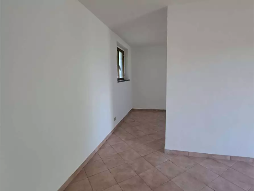 Immagine 6 di Magazzino in affitto  in via nottolini a Lucca