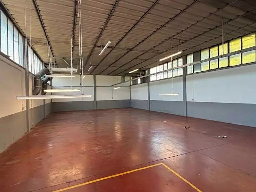 Immagine 1 di Capannone industriale in vendita  in via don emilio angeli a Capannori