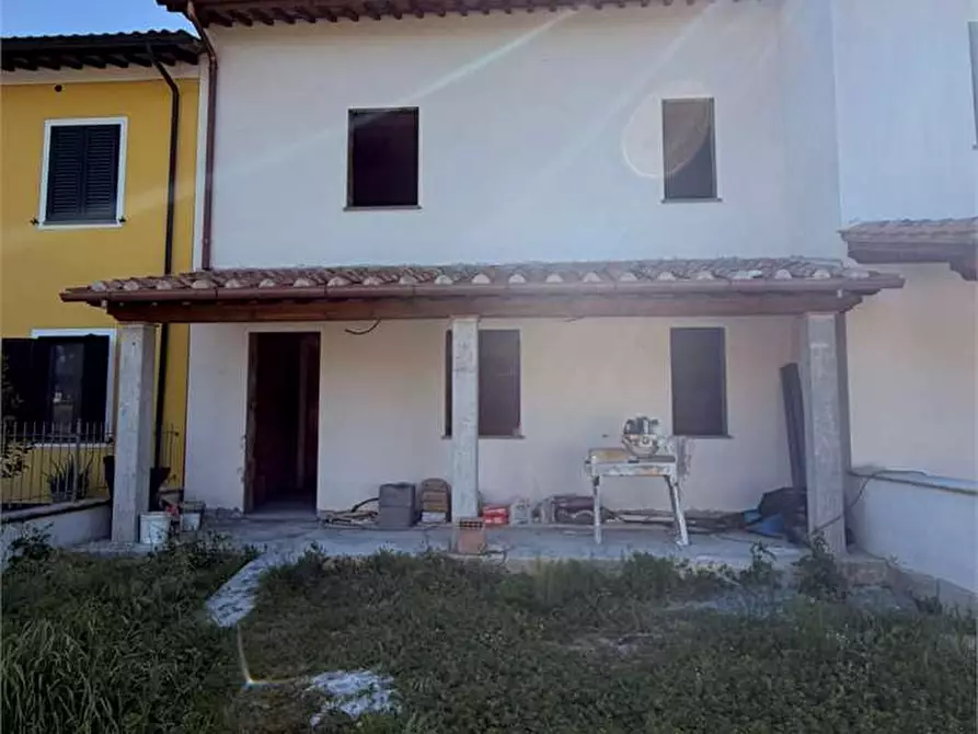 Immagine 14 di Villetta a schiera in vendita  in Camigliano a Capannori