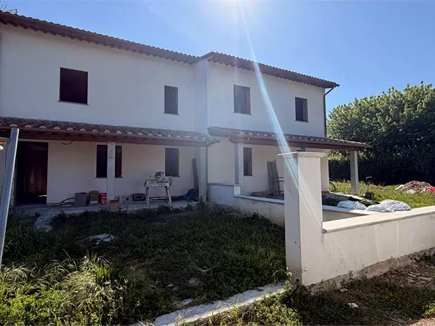 Immagine 15 di Villetta a schiera in vendita  in Camigliano a Capannori