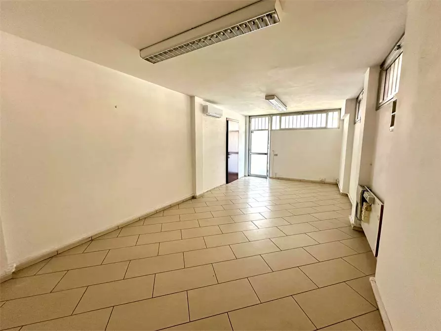 Immagine 2 di Ufficio in affitto  in Via delle stalle a Lucca