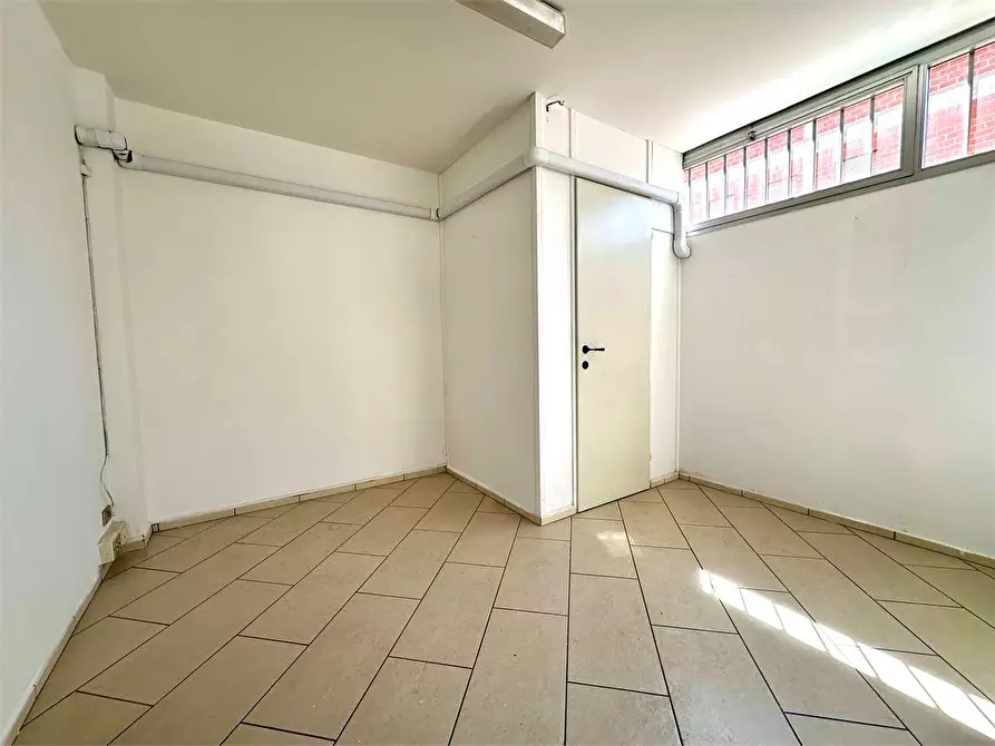 Immagine 6 di Ufficio in affitto  in Via delle stalle a Lucca