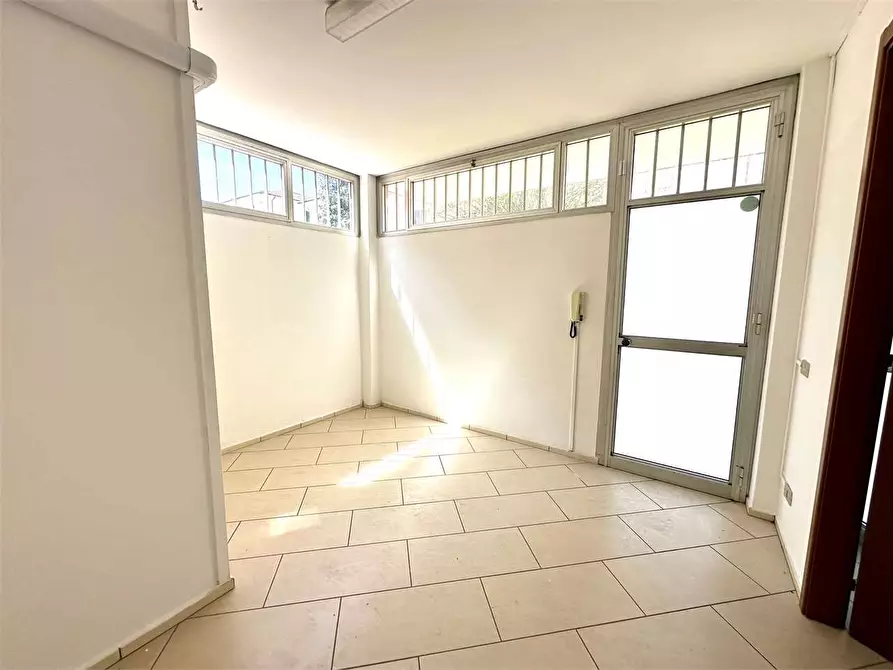Immagine 3 di Ufficio in affitto  in Via delle stalle a Lucca