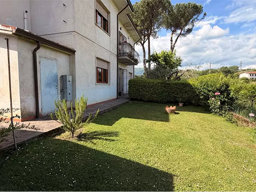 Immagine 5 di Villa in vendita  in Via dei Maionchi a Capannori