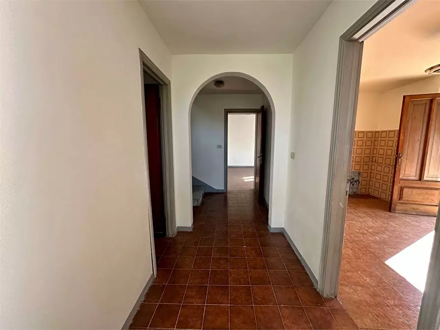 Immagine 15 di Casa bifamiliare in vendita  in via di chiasso roggi a Capannori